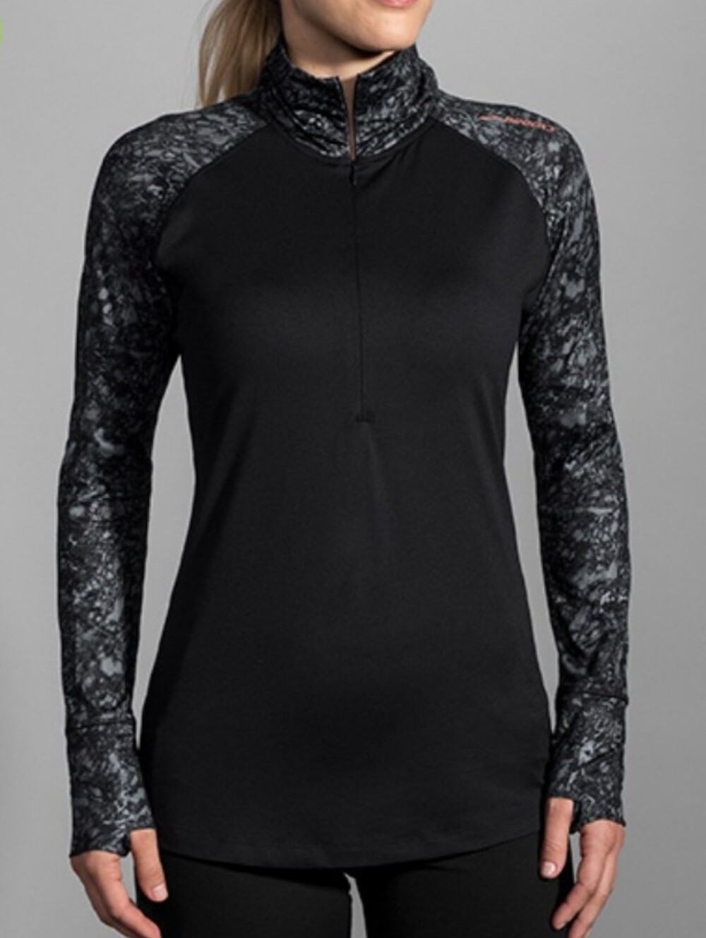 Brooks Womens Dash 1/2 Zip Black Long Sleeve Top Size XL Patterned Sleeves